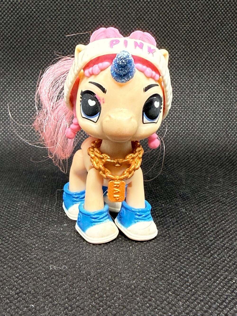 ZURU 5 Surprise Unicorn Squad DJ Rapper Figure with Shoes and Necklace